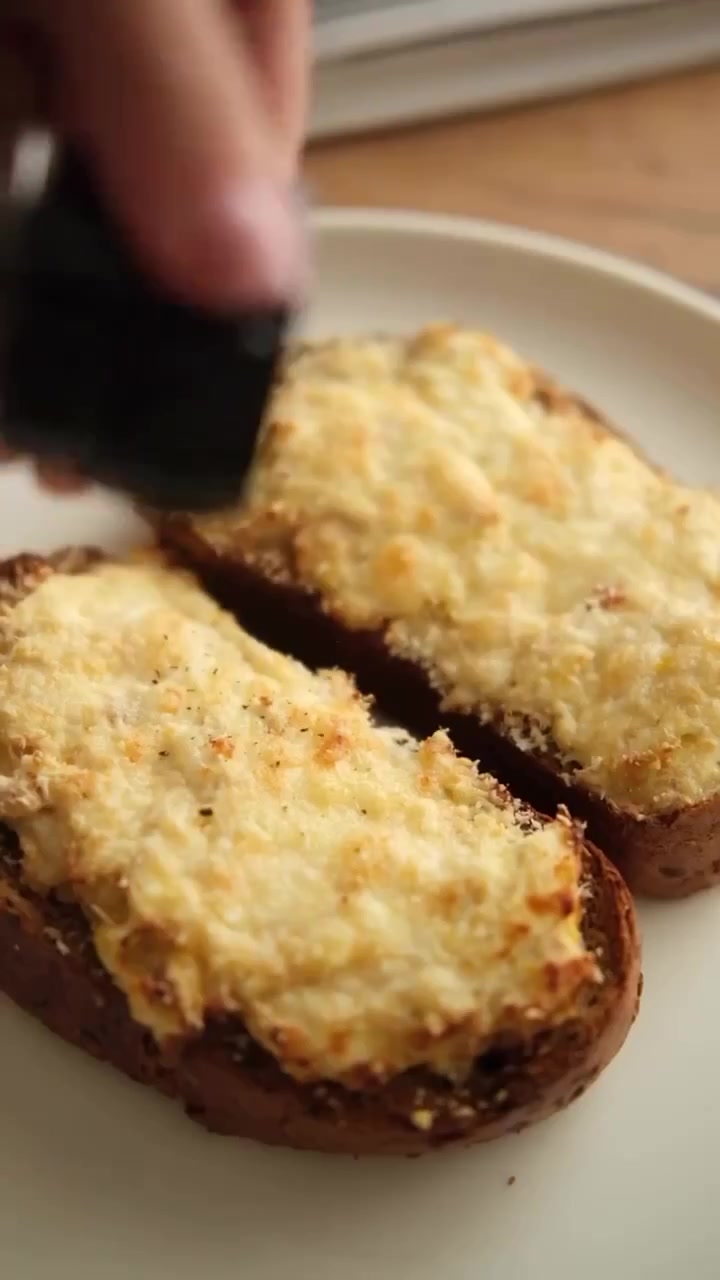 Паштет из тунца с яйцом и сыром