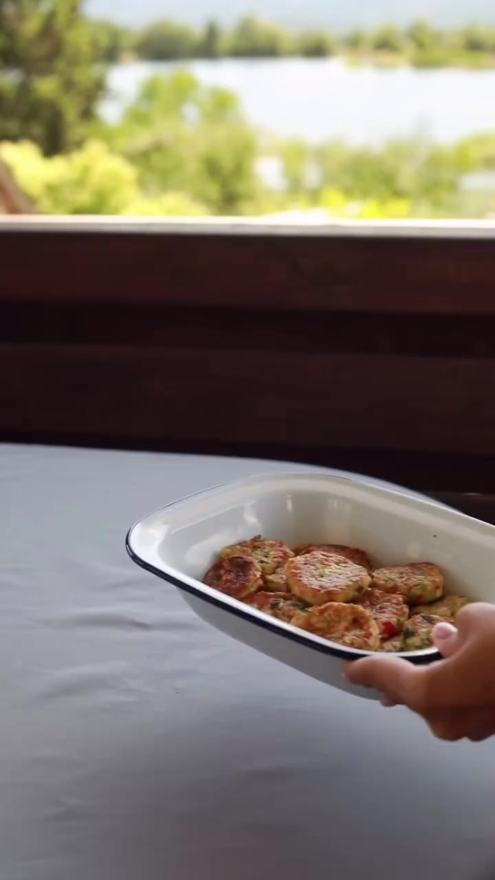 Котлеты из кабачков с крабовыми палочками