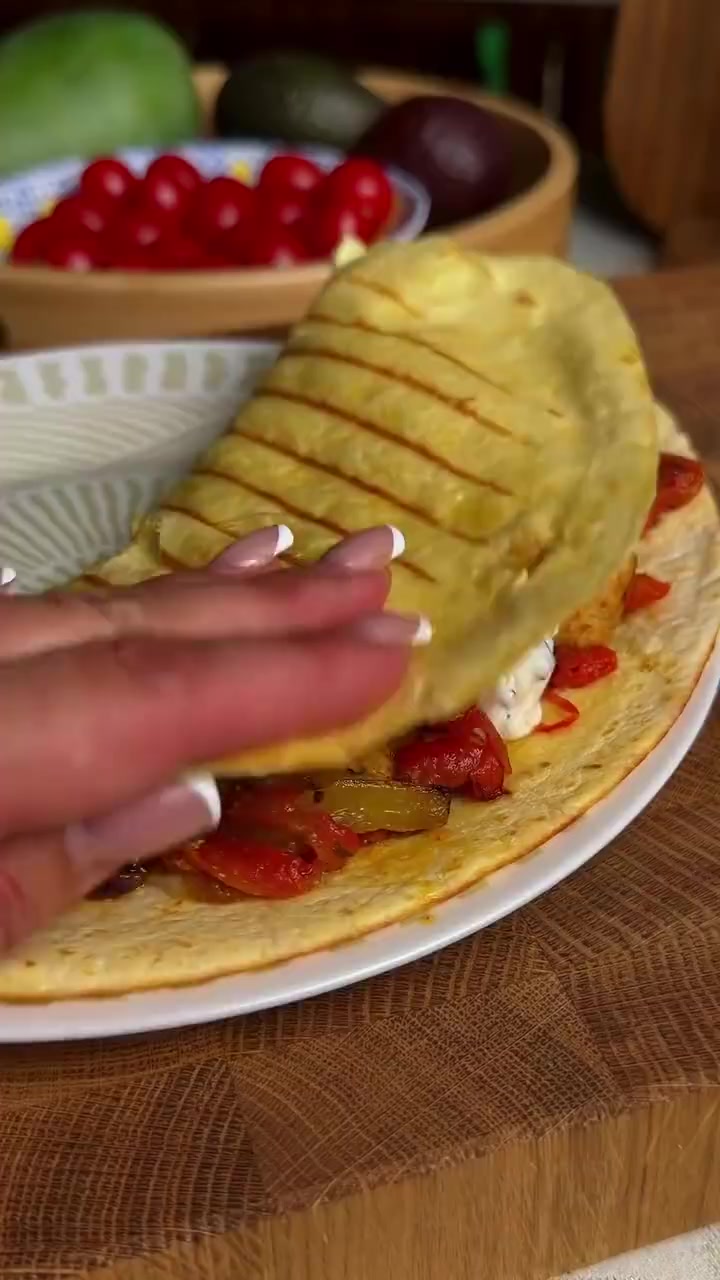 Мексиканская фахита с курицей и сыром