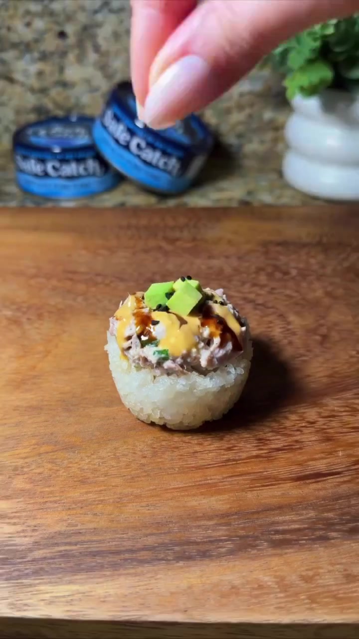 Рисовые чашечки с тунцом