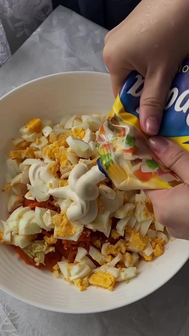 Салат с копчёной курицей